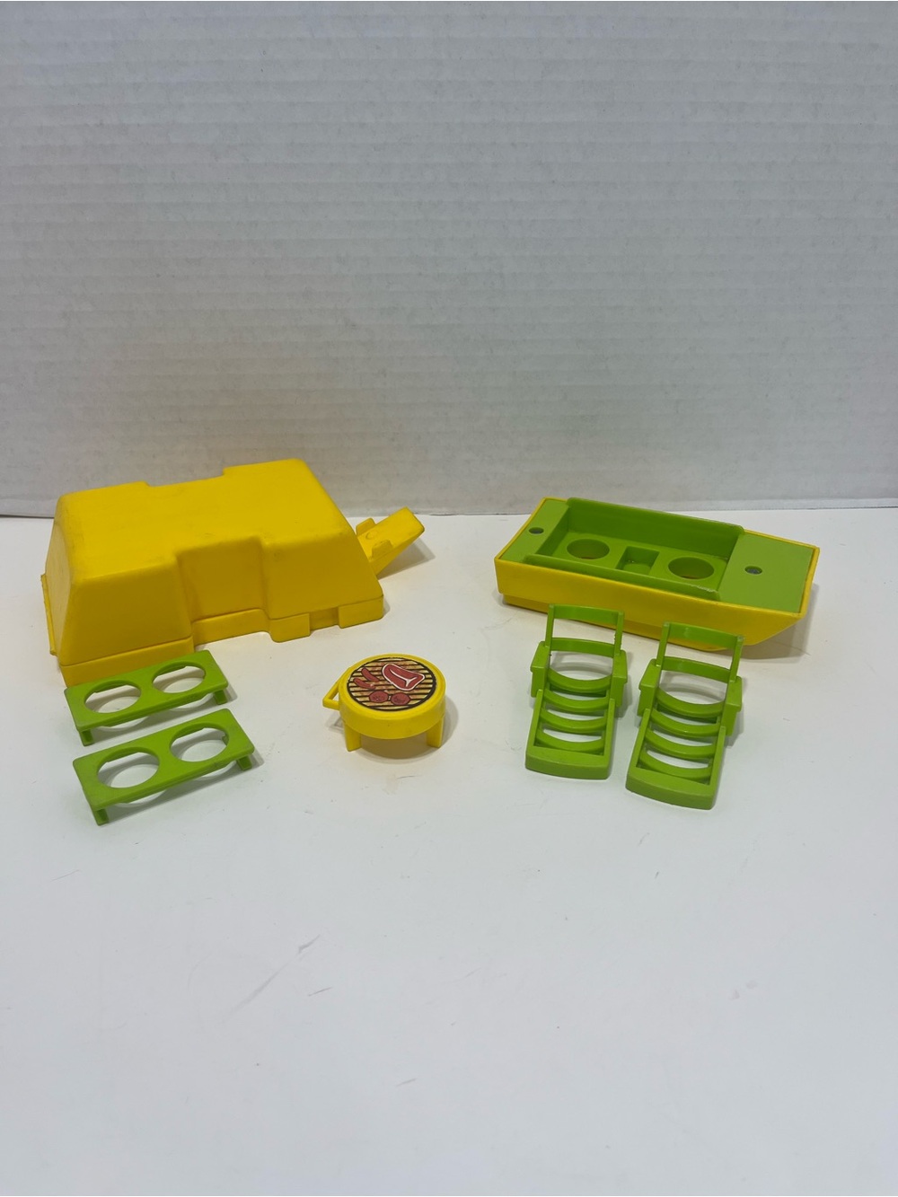 VINTAGE FISHER PRICE LITTLE PEOPLE Camper lot